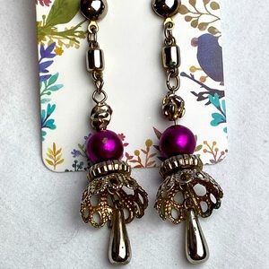 Vintage 80s Golden crystal fuchsia ornament bell dangle chandelier earrings